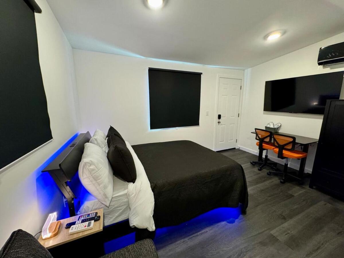 Your Downtown Cozy Studio With Backyard Unit C Phoenix Kültér fotó